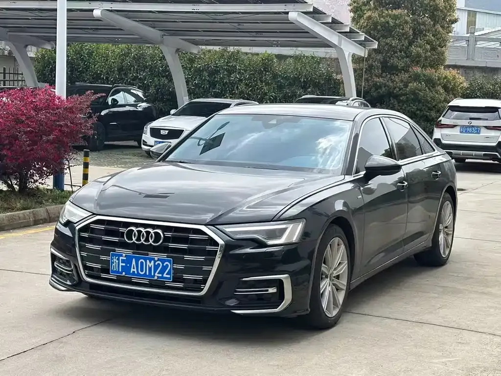 Audi A6L — фото 1
