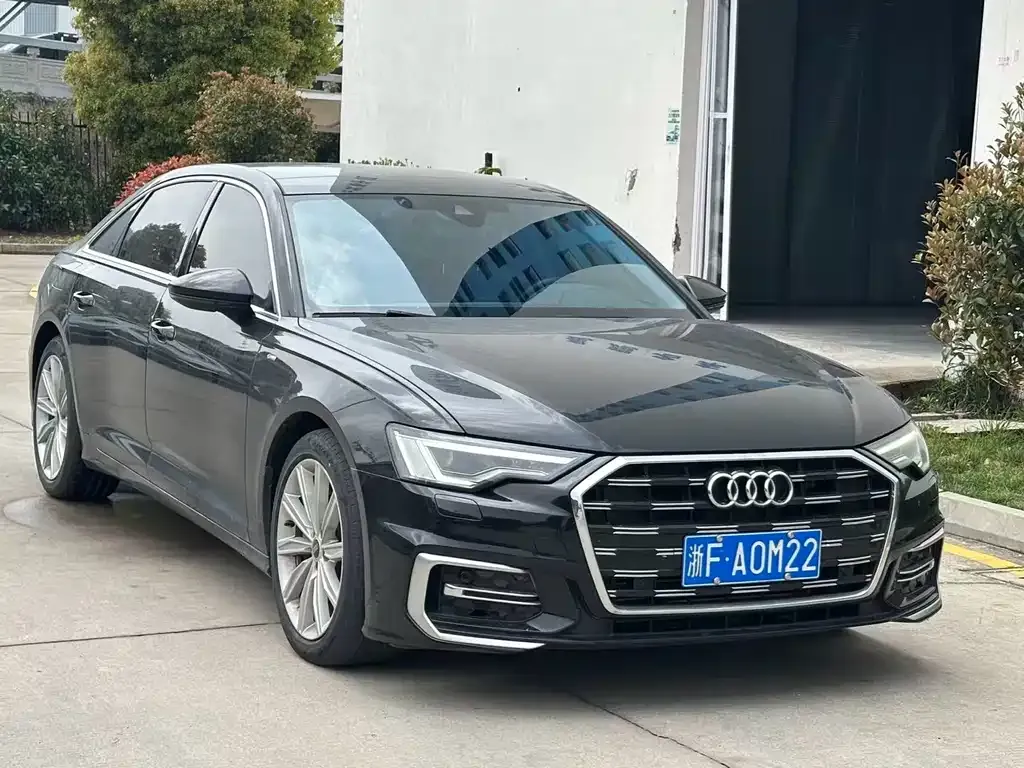 Audi A6L — фото 9