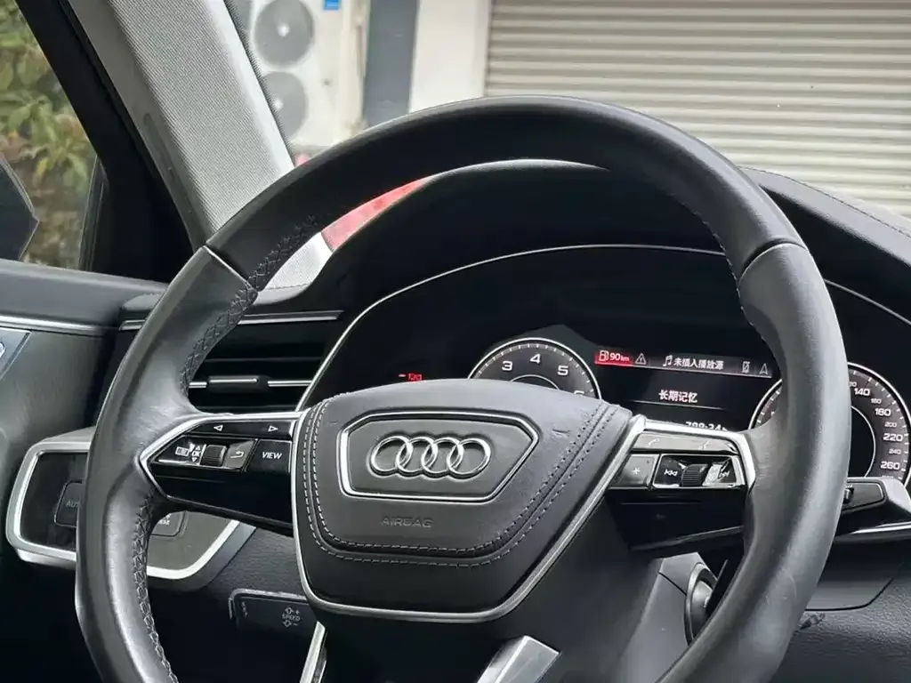 Audi A6L — фото 5