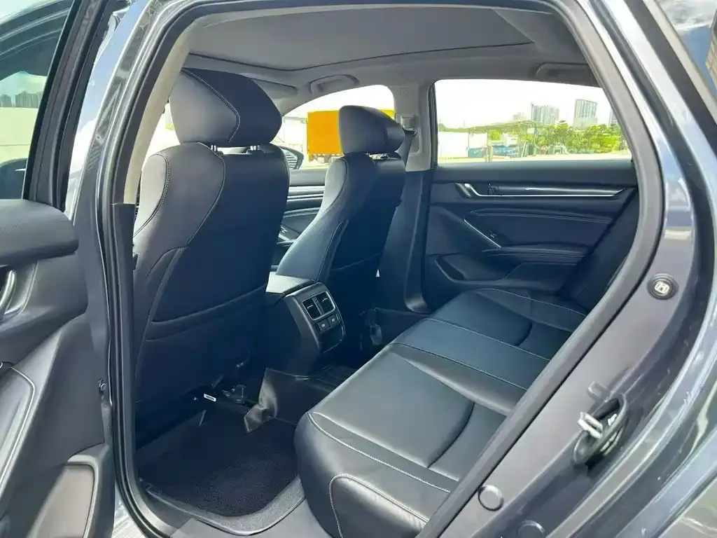 Honda Accord — фото 2