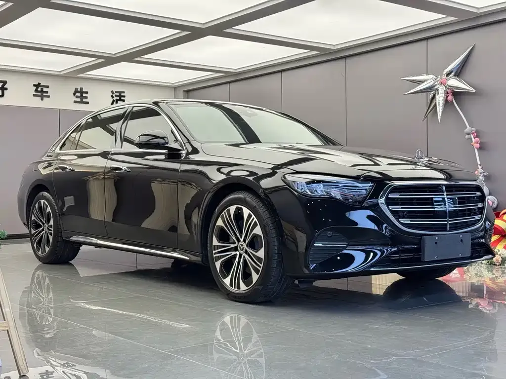 Mercedes-Benz E-Class — фото 4