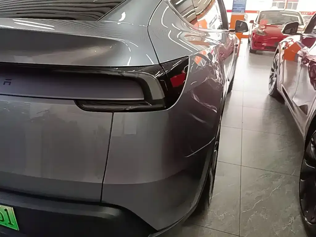 Tesla Model Y — фото 4