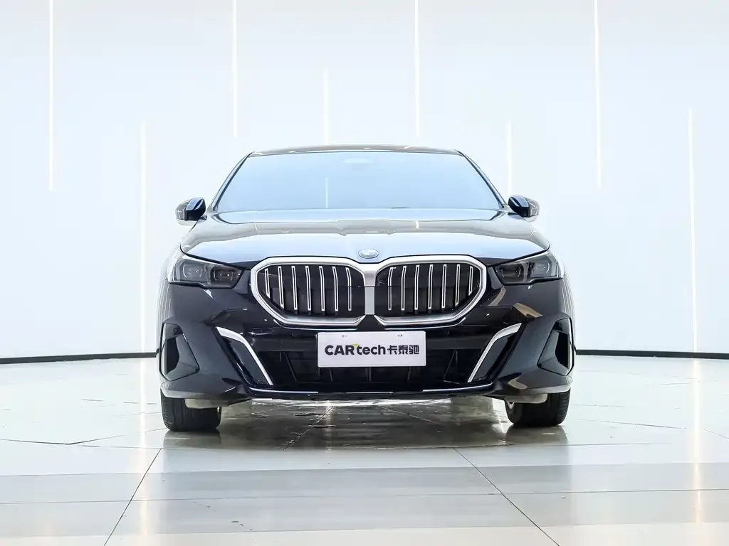 BMW 5 Series — фото 2