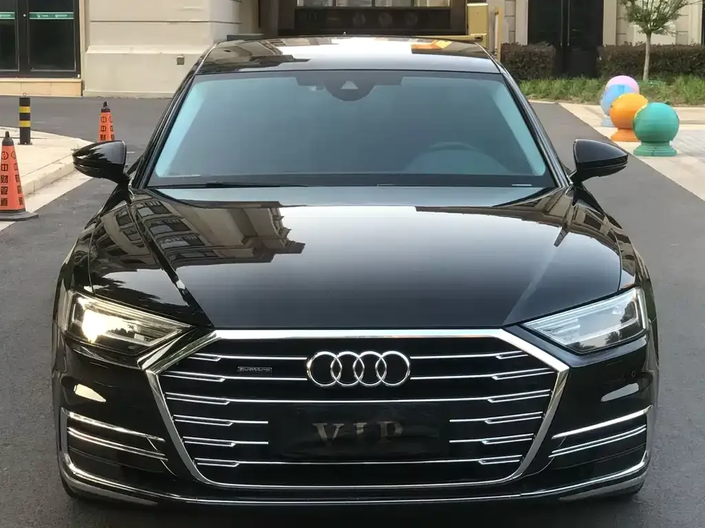 Audi A8 — фото 5