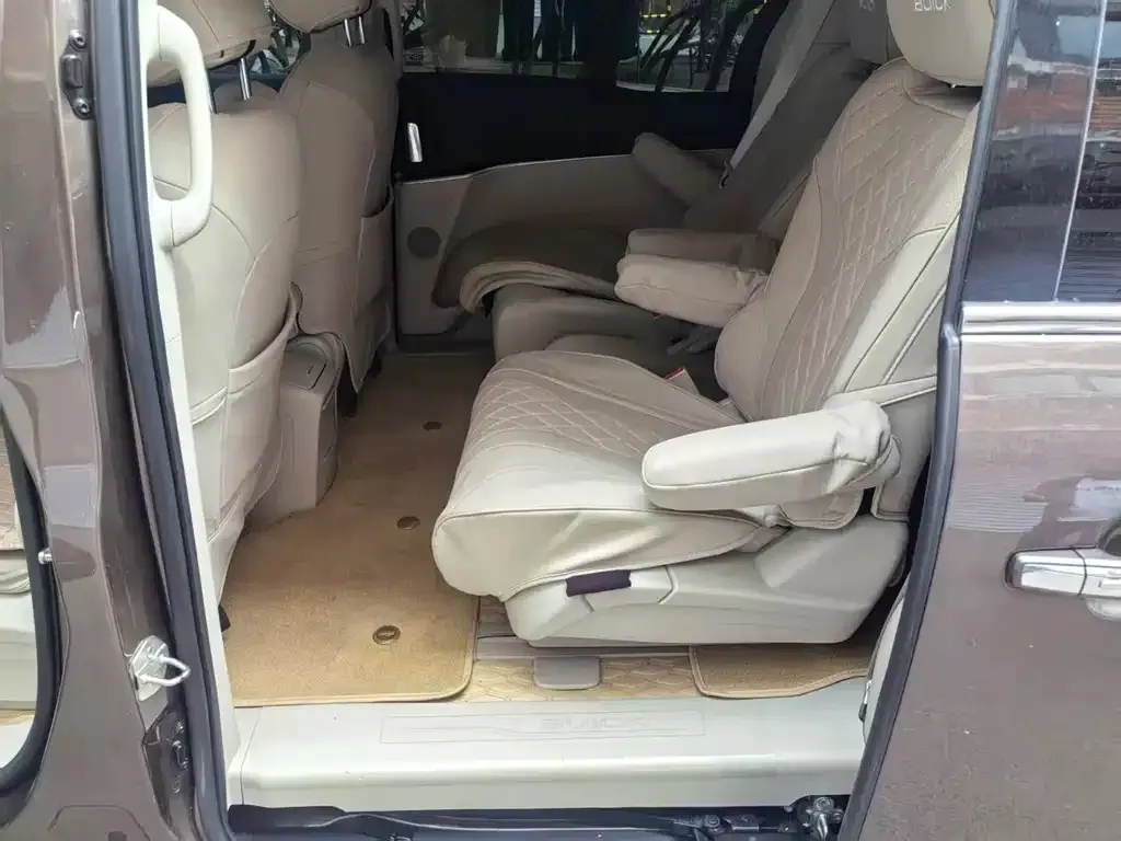 Buick GL8 2023 из CN, фото 5