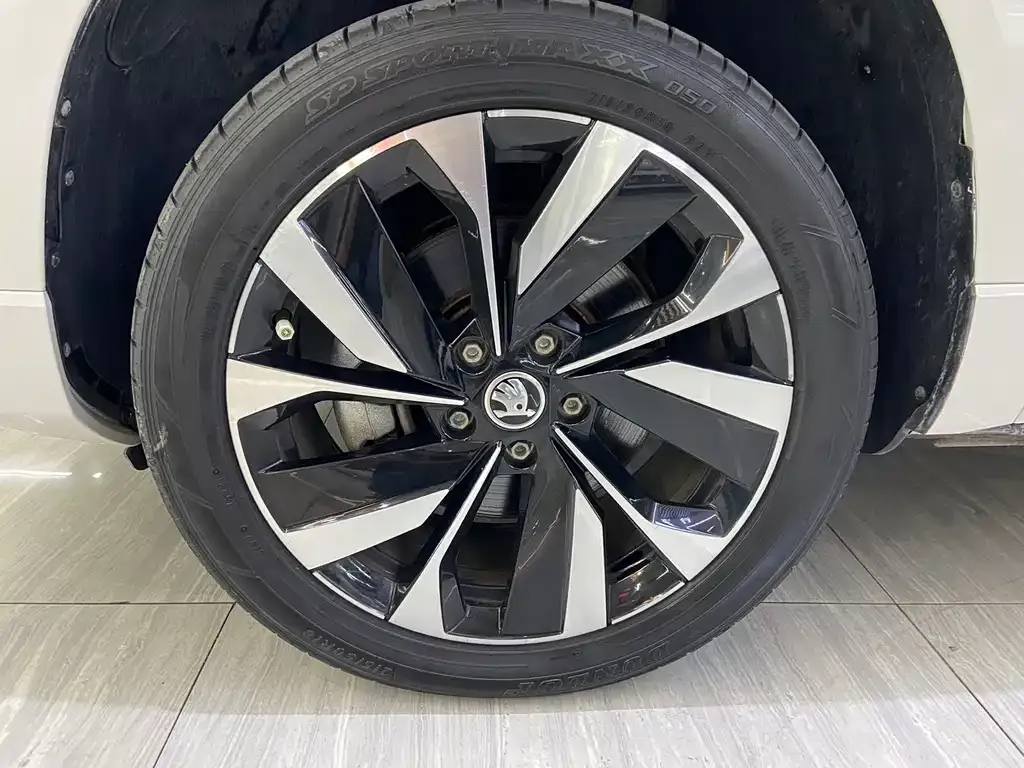 Skoda Karoq — фото 8