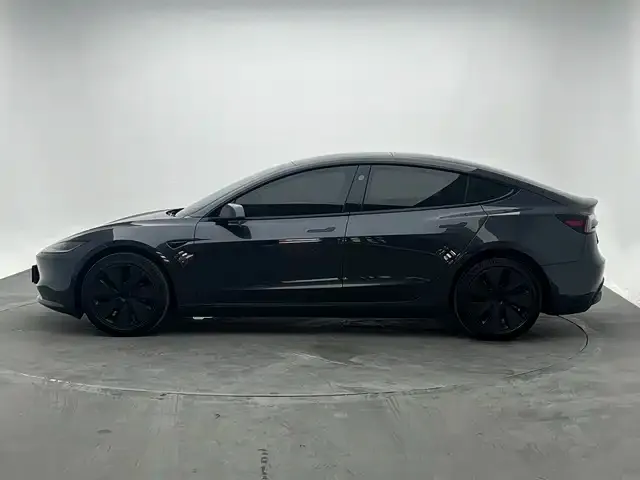 Tesla Model 3 — фото 5