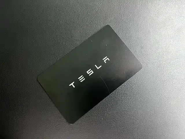 Tesla Model 3 — фото 9