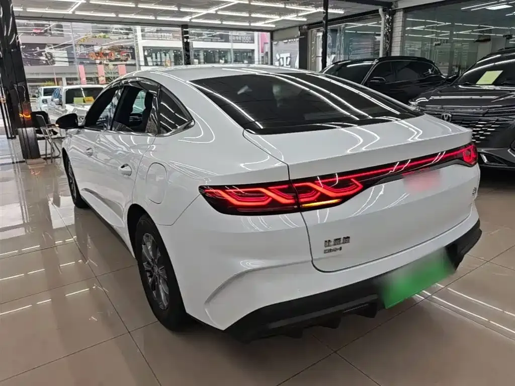 BYD Qin L — фото 5