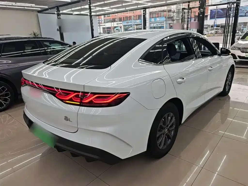 BYD Qin L — фото 6