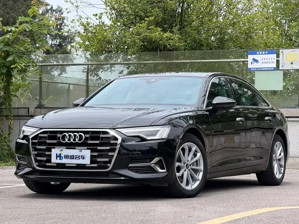 Audi A6L — фото 1