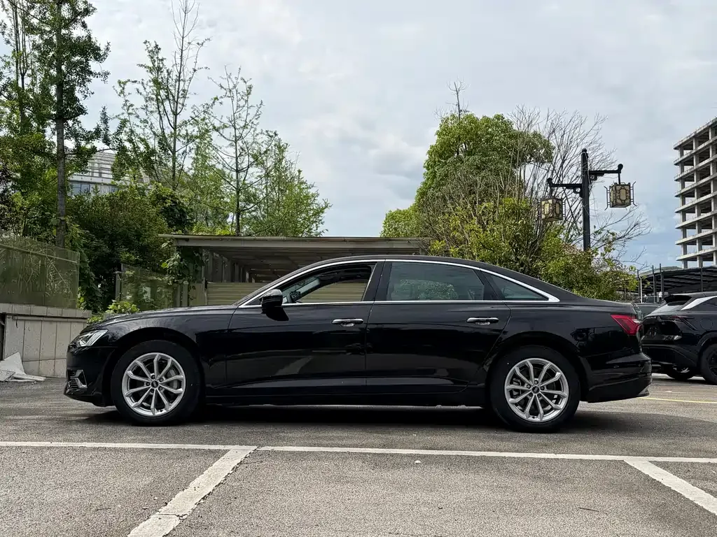 Audi A6L — фото 5