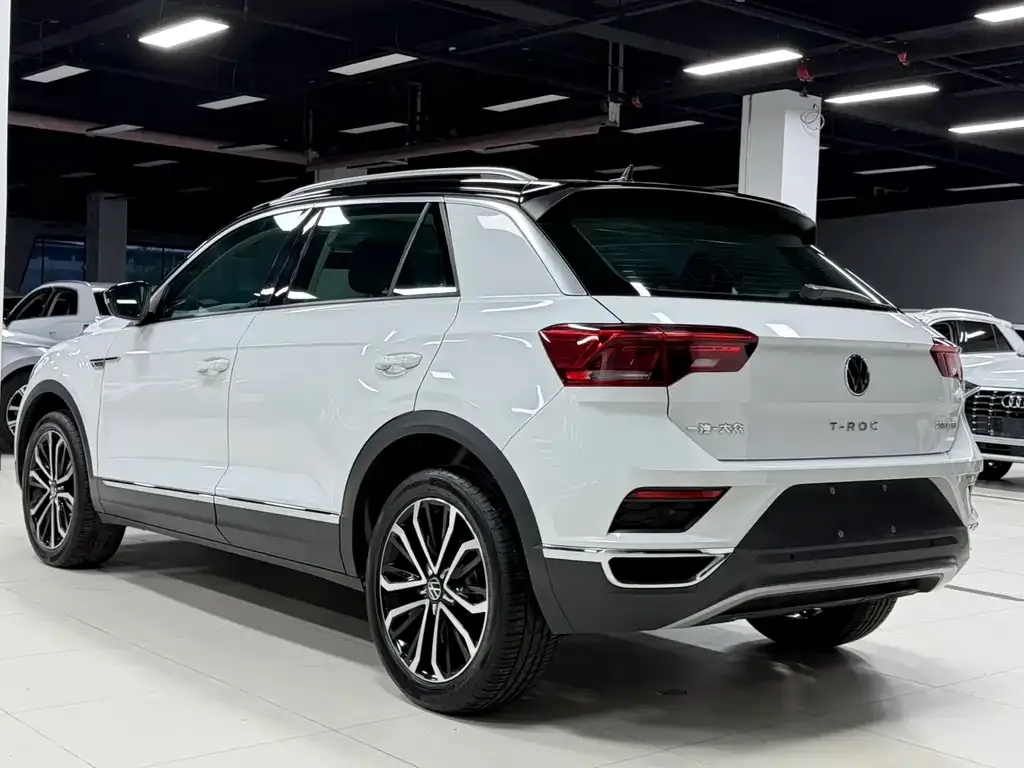 Volkswagen T-Roc — фото 4