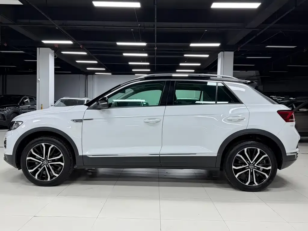 Volkswagen T-Roc — фото 2