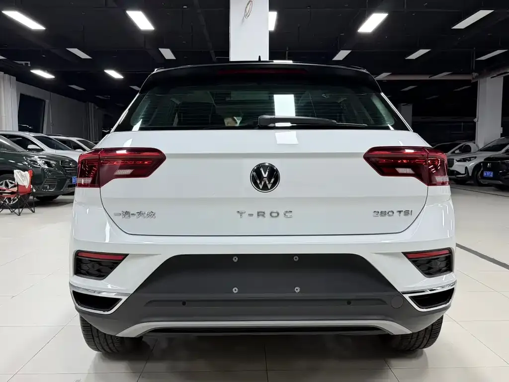 Volkswagen T-Roc — фото 10