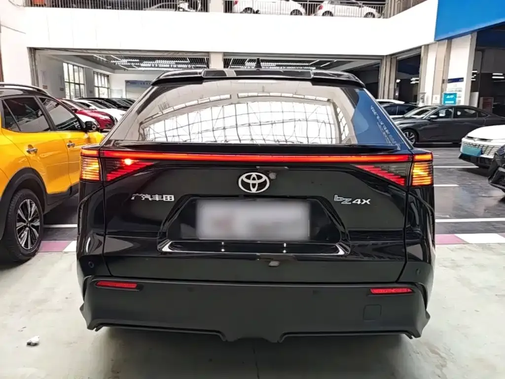 Toyota Platinum 4X 2024 из CN, фото 9