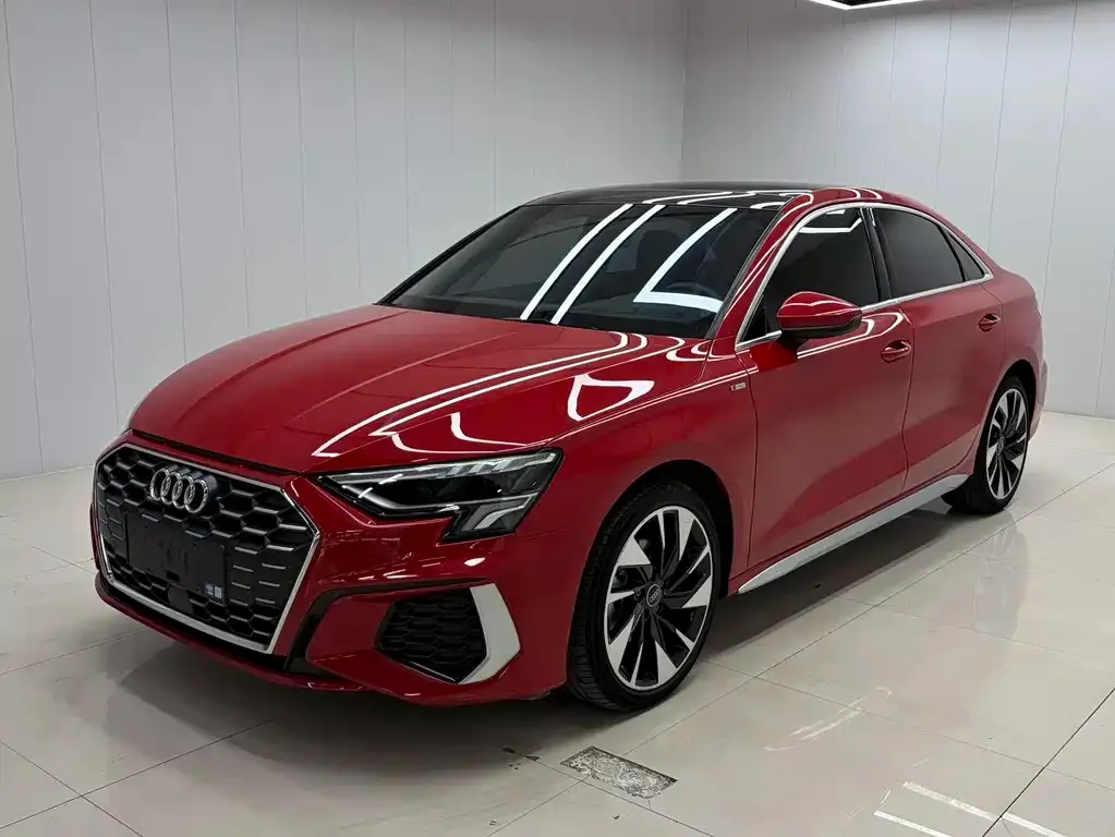Audi A3 — фото 1