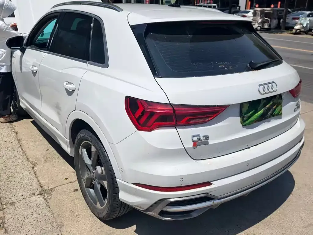 Audi Q3 — фото 8