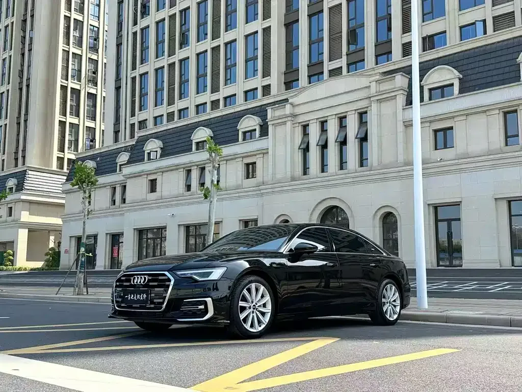 Audi A6L — фото 1