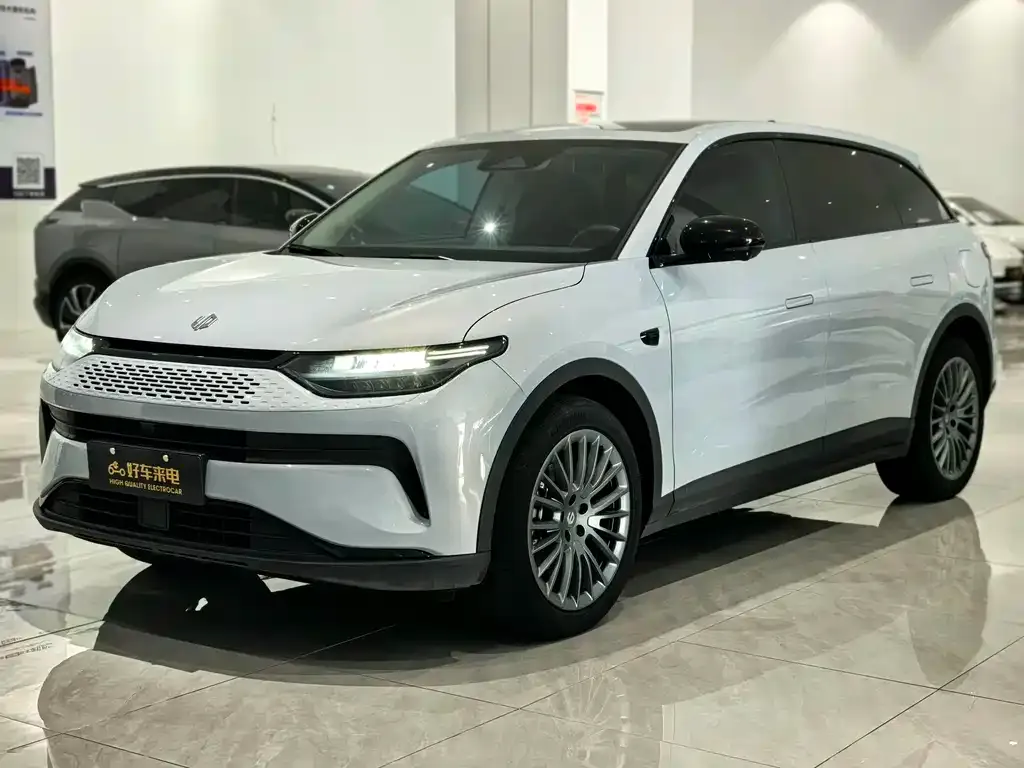 Leapmotor C11