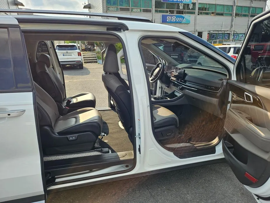 Kia Carnival — фото 4
