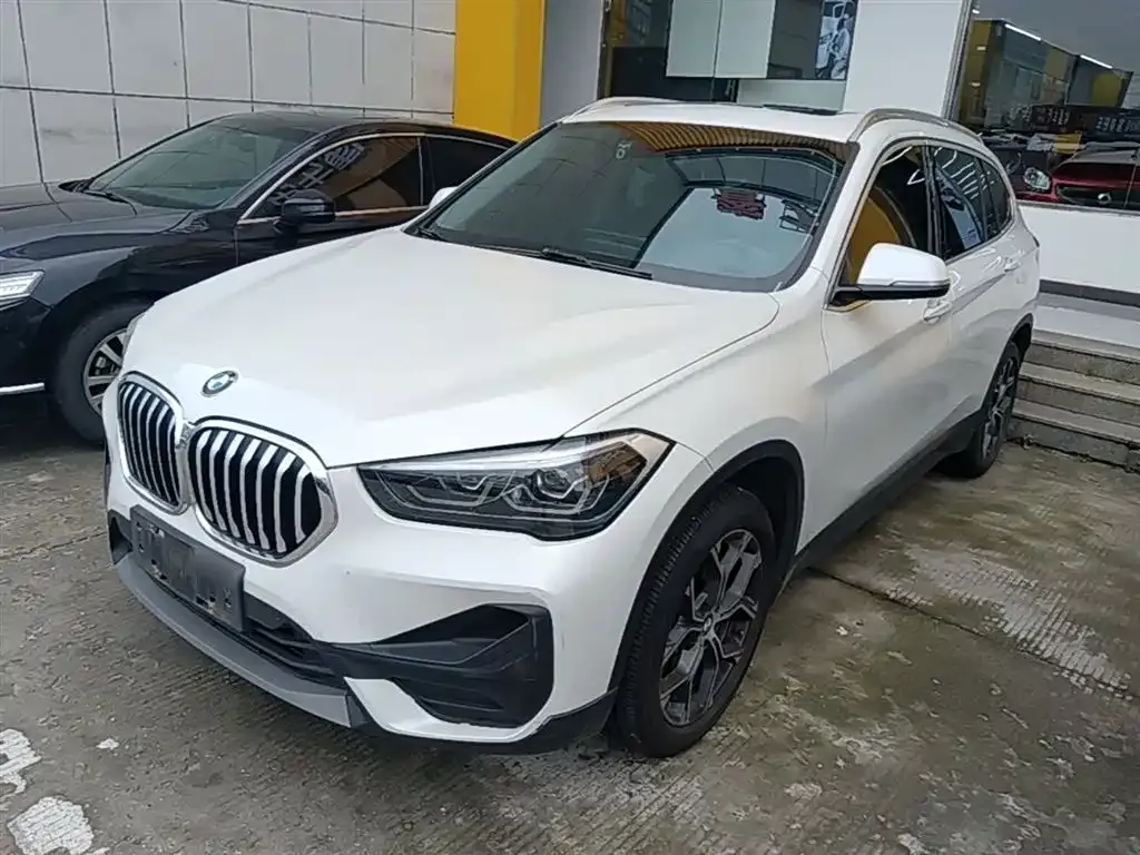 BMW X1 — фото 1