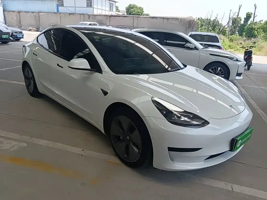 Tesla Model 3 — фото 10