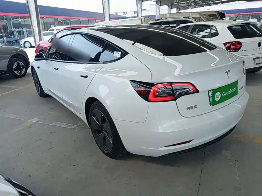 Tesla Model 3 — фото 5