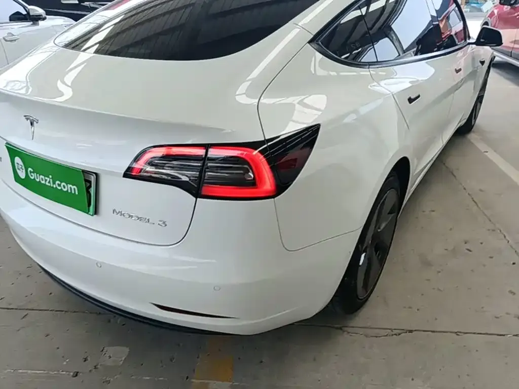 Tesla Model 3 — фото 6
