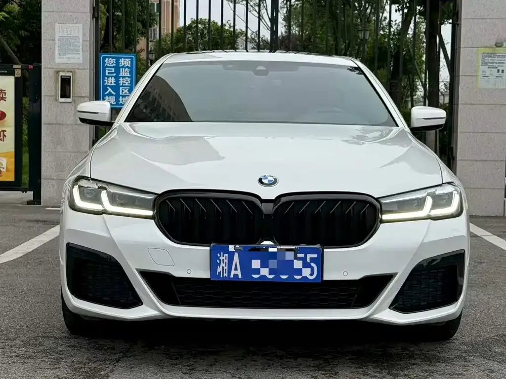 BMW 5 Series — фото 2