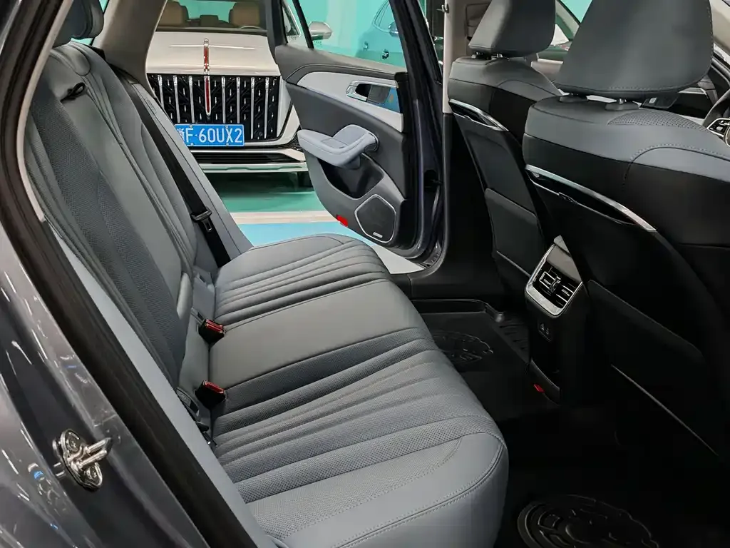 Hongqi H5 PHEV 2025 из CN, фото 8