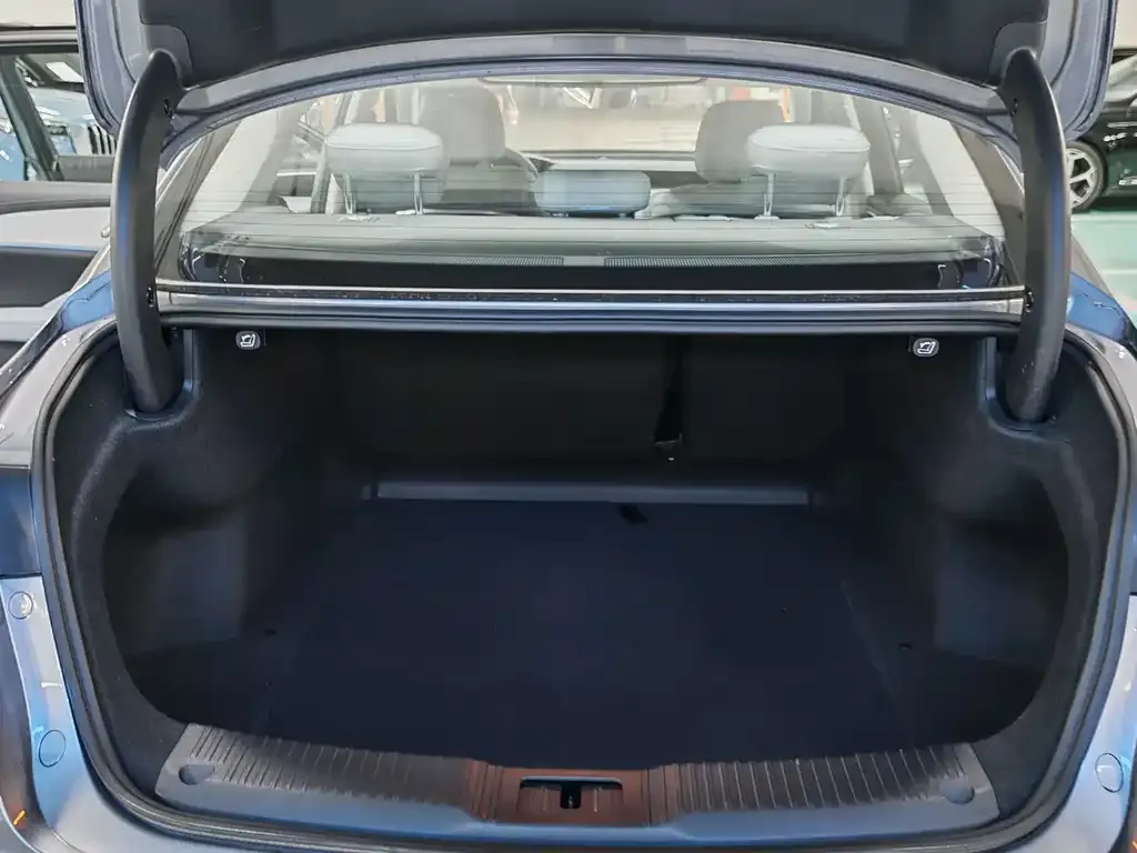 Hongqi H5 PHEV 2025 из CN, фото 9