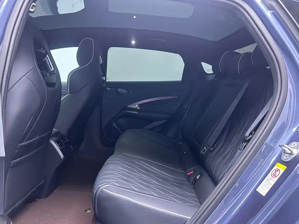 BYD Seal — фото 7