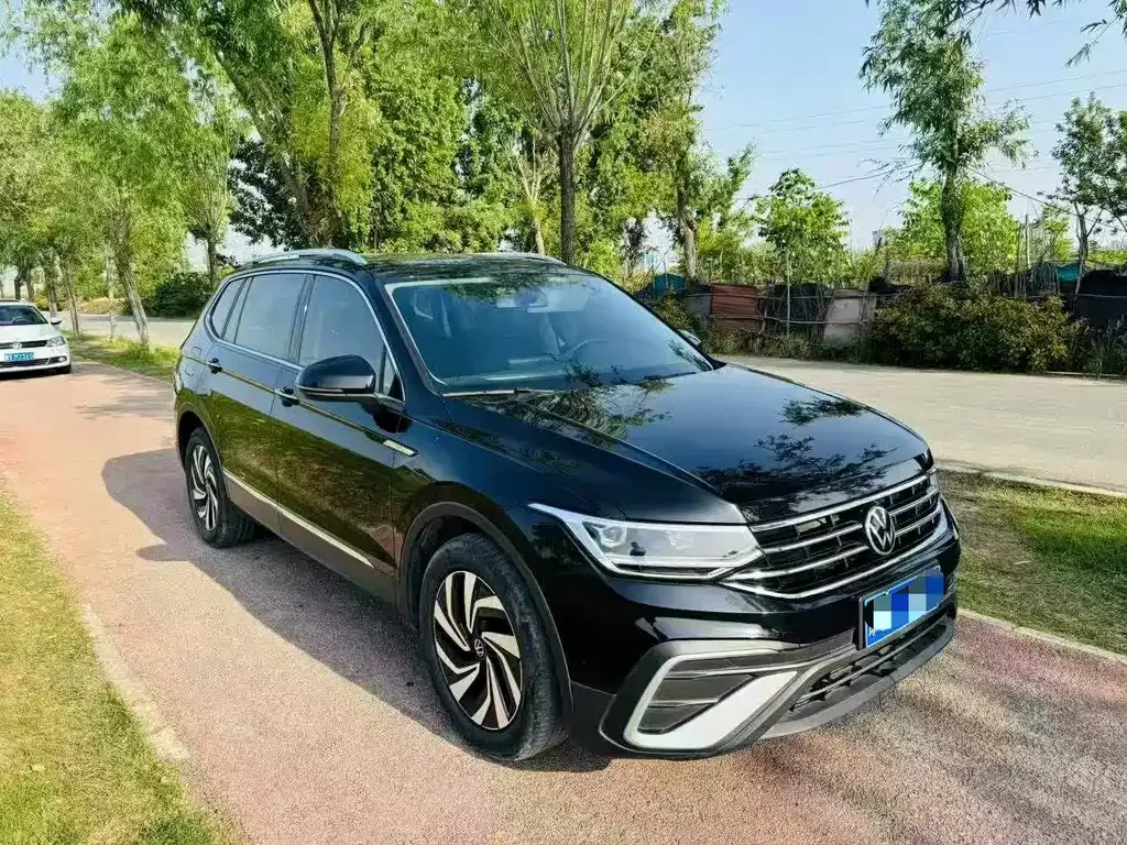 Volkswagen Tiguan L — фото 6