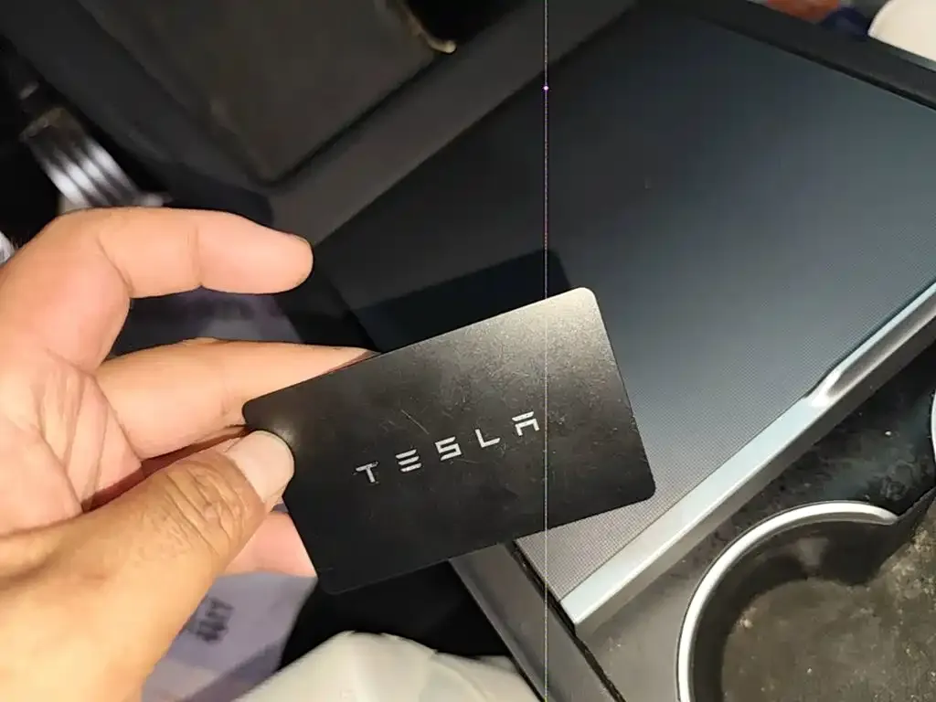Tesla Model 3 — фото 2