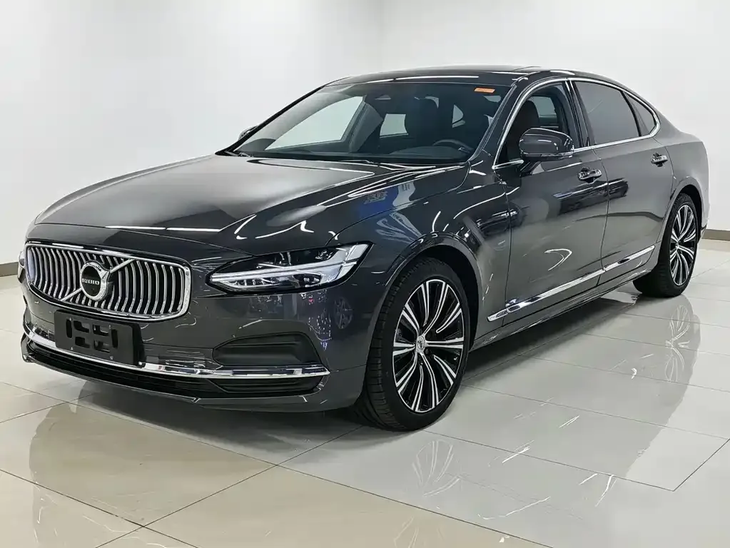 Volvo S90 — фото 1