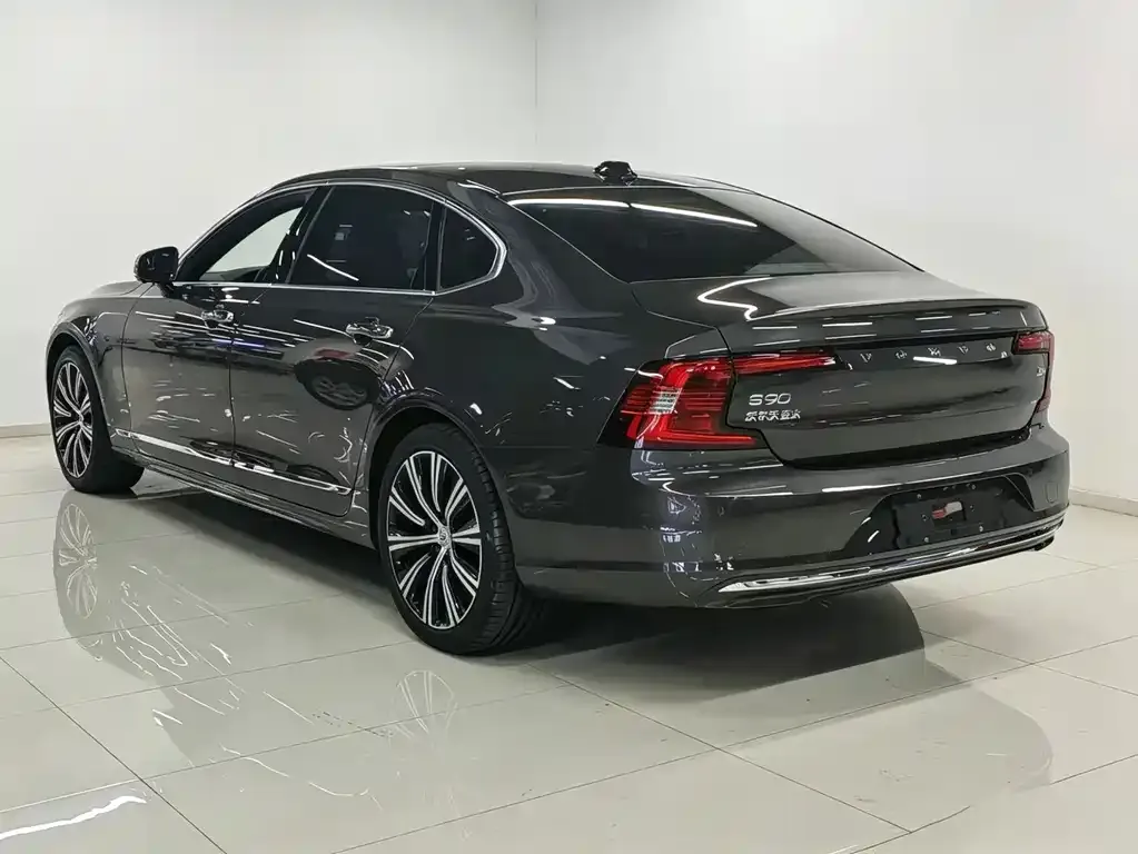Volvo S90 — фото 5
