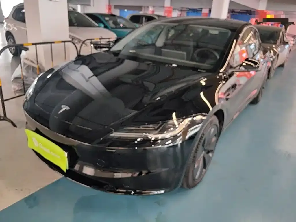 Tesla Model 3 — фото 1