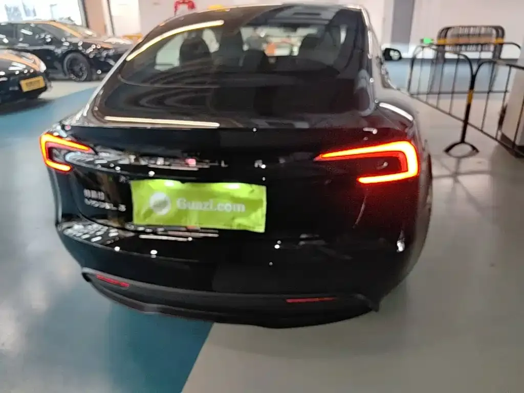 Tesla Model 3 — фото 2