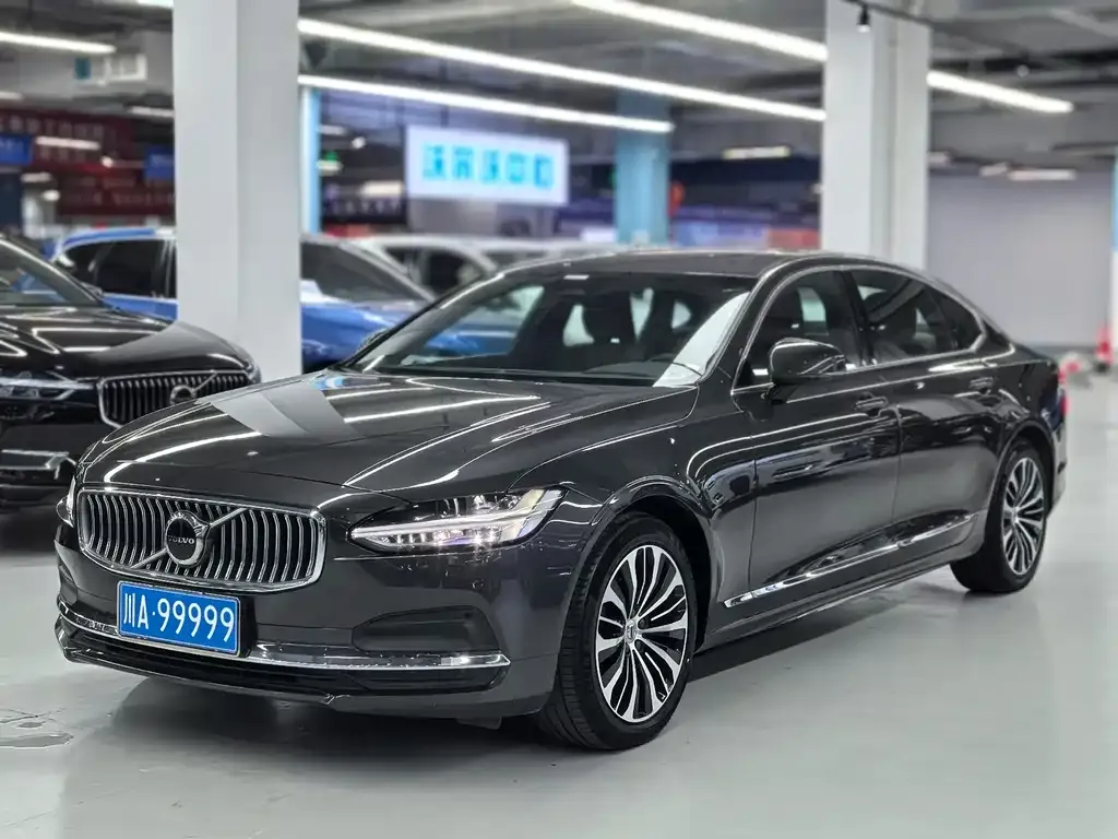 Volvo S90 — фото 1