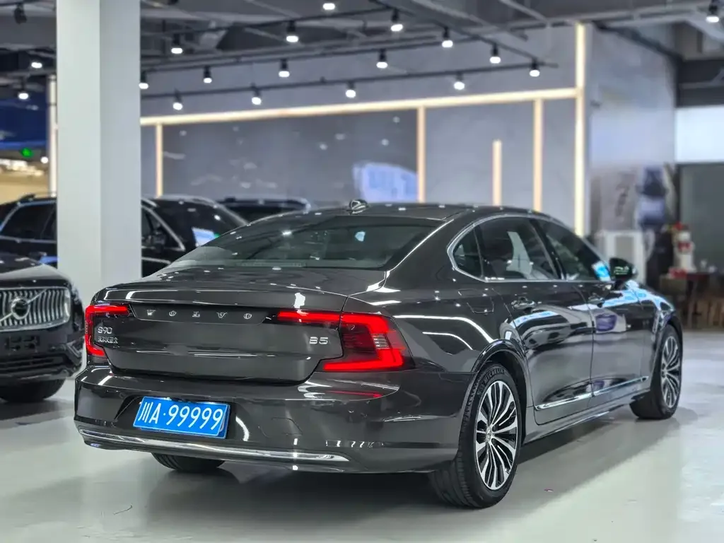 Volvo S90 — фото 9
