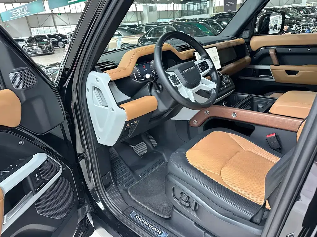 Land Rover Defender — фото 10
