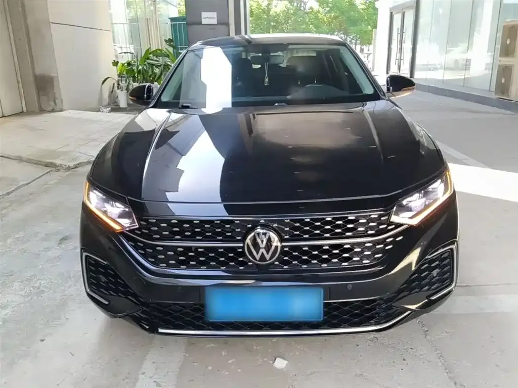 Volkswagen Passat — фото 10