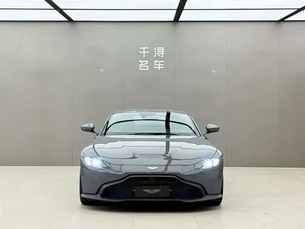 Aston Martin V8 Vantage 2023 из CN, фото 7