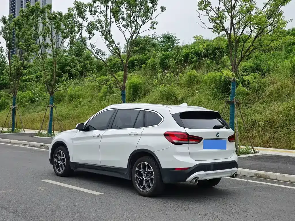 BMW X1 — фото 9