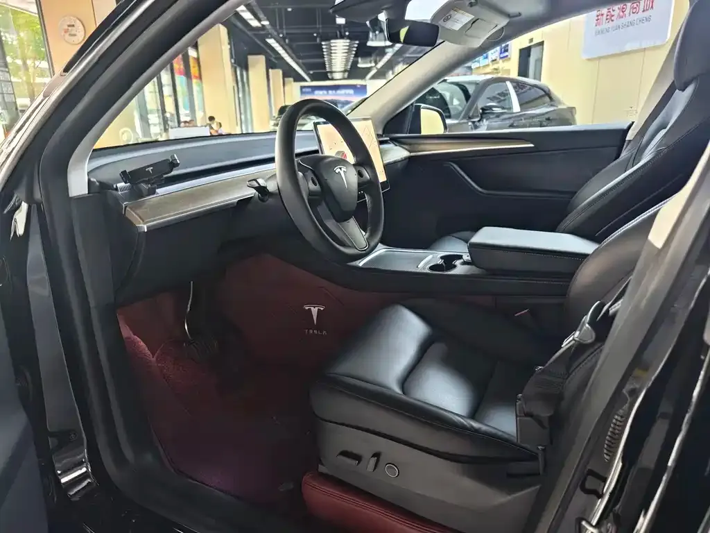 Tesla Model Y — фото 7