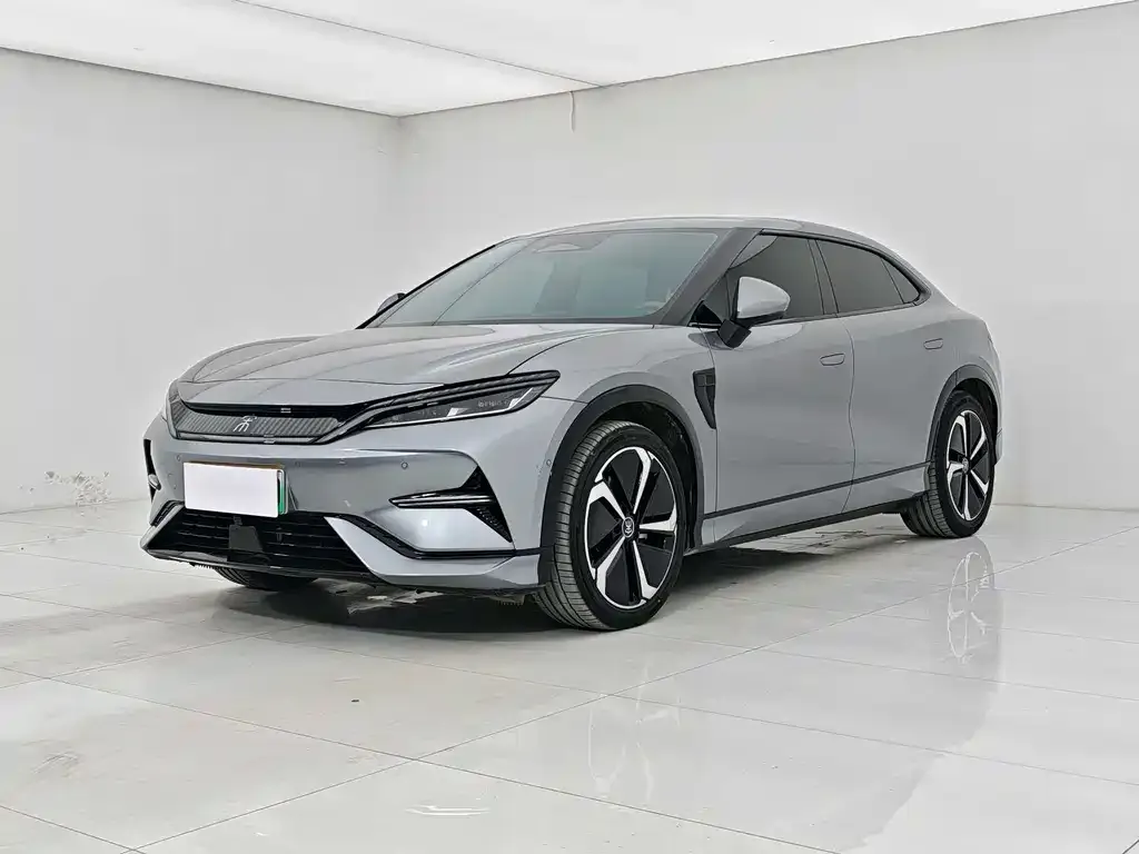 BYD L EV