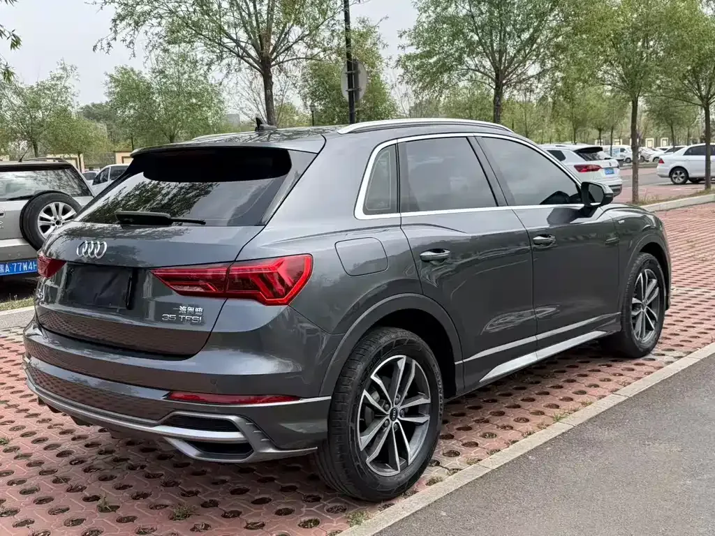 Audi Q3 — фото 10
