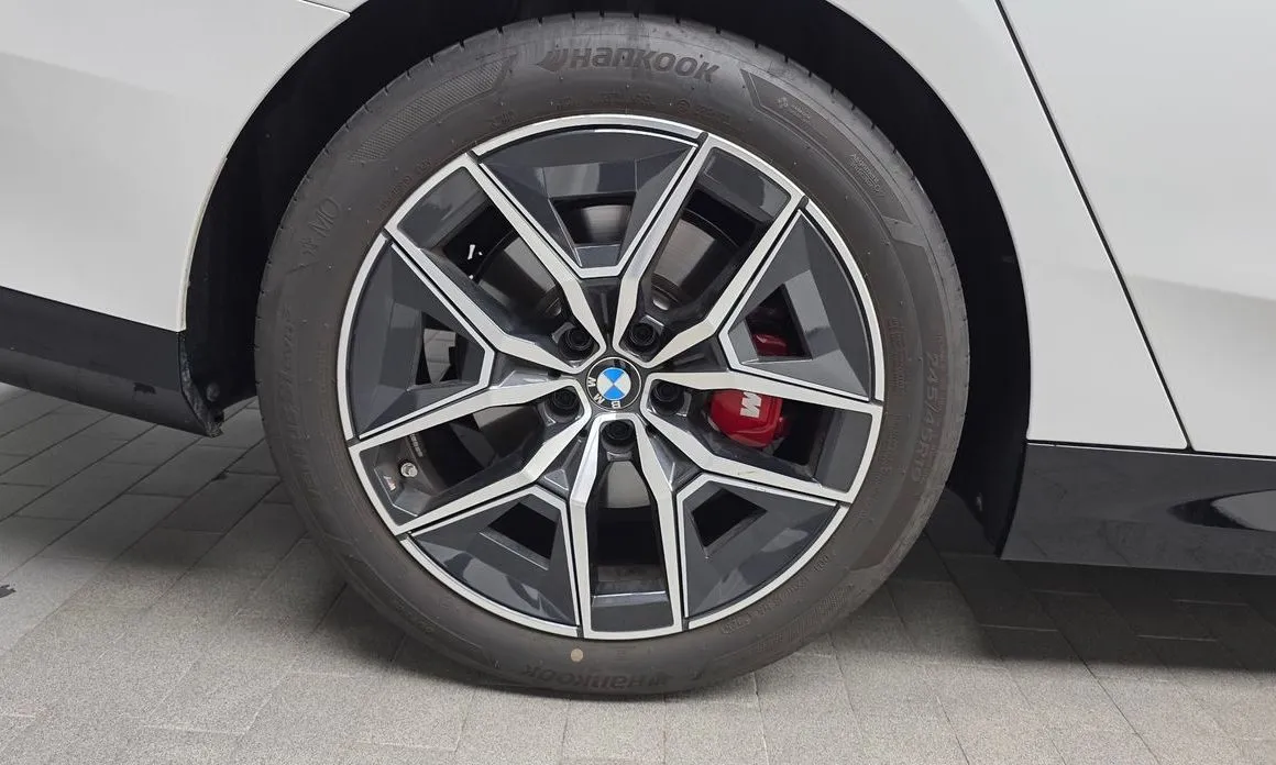 BMW 5-Series 2026 из KR, фото 10