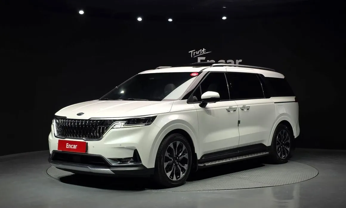 Kia Carnival — фото 1